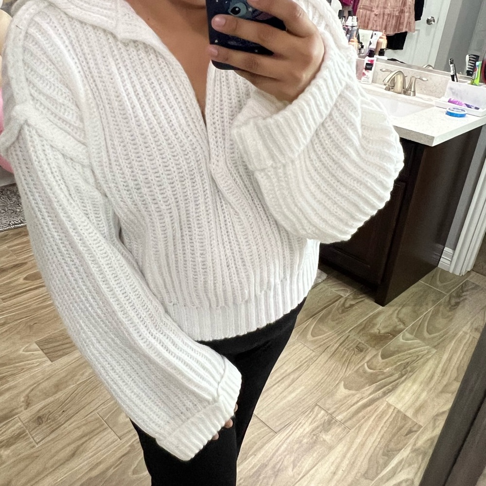 POL white stitching sweater